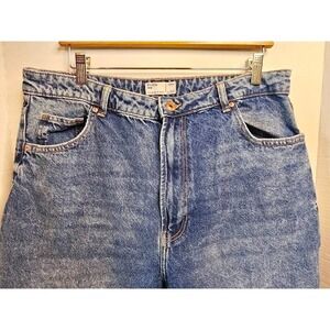 Women's Bershka Mom Jeans, Size 12, Blue Taper Leg No Stretch Medium Wash